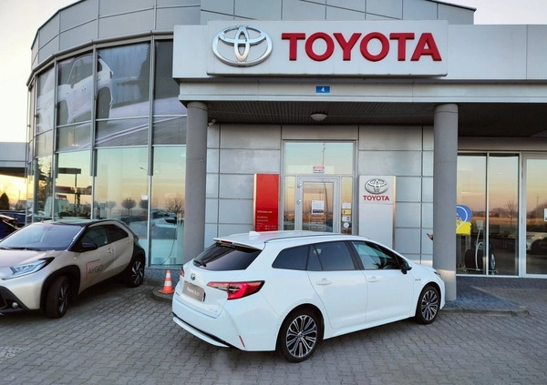 Toyota Corolla cena 87900 przebieg: 163910, rok produkcji 2020 z Chojnów małe 211